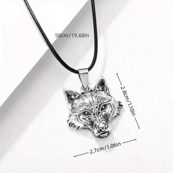 Nordic Viking Wolf Pendant - Picture 3 of 3